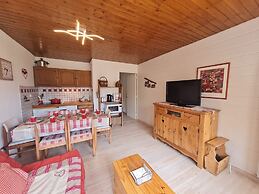 Modern Fourth-floor Apartment
