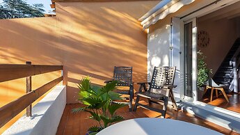 Garden Retreat Near the Beach