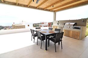 Zennova 52  Villa Cueva