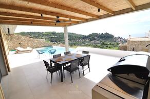 Zennova 52  Villa Cueva