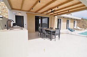 Zennova 52  Villa Cueva