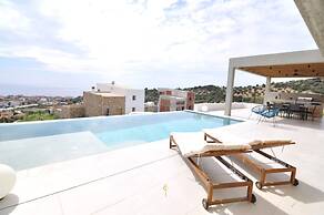 Zennova 52  Villa Cueva