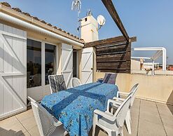Seaside Family Apartment in Agde