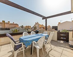 Seaside Family Apartment in Agde