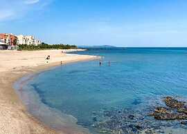Bright Retreat by the Beach