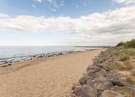 Coastal Comfort in Agde