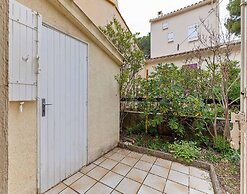 Cozy Retreat Near Agde Beach