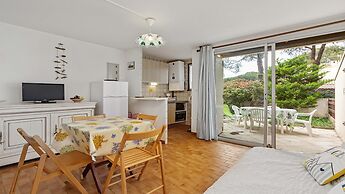 Cozy Retreat Near Agde Beach
