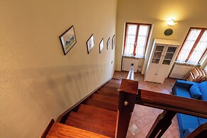 Cozy Pietrasanta Central Apartment With Loft