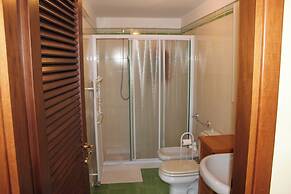 Cozy Pietrasanta Central Apartment With Loft