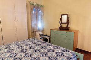 Cozy Pietrasanta Central Apartment With Loft