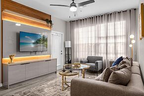 2306 SP - Disney Villa: 2br, Pool, Near Magic!