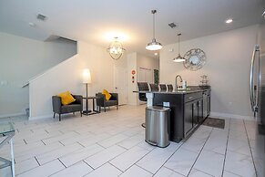 3085 TS - Opulent 5 BR Townhome Private Pool