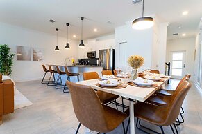 4379 SL- Enchantment 4BR Townhome With Pool