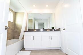 4379 SL- Enchantment 4BR Townhome With Pool