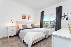 4379 SL- Enchantment 4BR Townhome With Pool