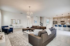 8908 CC - 5BR Luxury Home: Private Pool