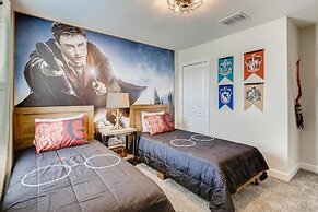 8908 CC - 5BR Luxury Home: Private Pool