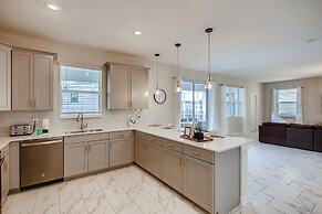 8908 CC - 5BR Luxury Home: Private Pool