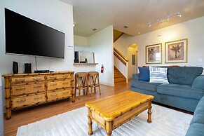 3132 CA - Charming Townhome Retreat