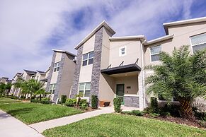 8967 CC - Cozy 5 Bed Home With Private Pool