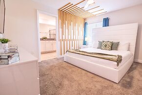 8967 CC - Cozy 5 Bed Home With Private Pool