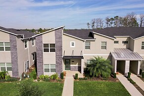 8967 CC - Cozy 5 Bed Home With Private Pool