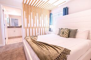 8967 CC - Cozy 5 Bed Home With Private Pool