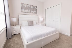 8967 CC - Cozy 5 Bed Home With Private Pool