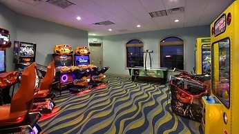 8967 CC - Cozy 5 Bed Home With Private Pool