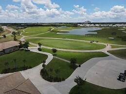 8967 CC - Cozy 5 Bed Home With Private Pool