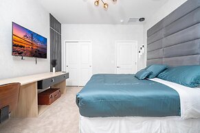 4446 KR - 7BR Luxury Villa Opulent Oasis