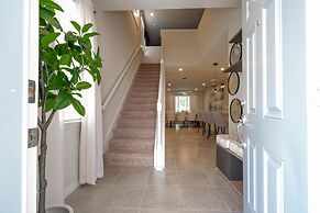 4446 KR - 7BR Luxury Villa Opulent Oasis