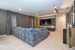 4446 KR - 7BR Luxury Villa Opulent Oasis