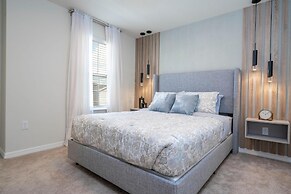 4446 KR - 7BR Luxury Villa Opulent Oasis