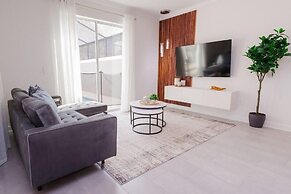 2489 RT - Ultimate Townhome Oasis With Pool