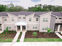 2489 RT - Ultimate Townhome Oasis With Pool