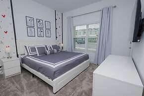 2489 RT - Ultimate Townhome Oasis With Pool