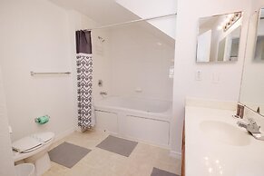 4562 YR - Amazing 4 Bed Private Getaway