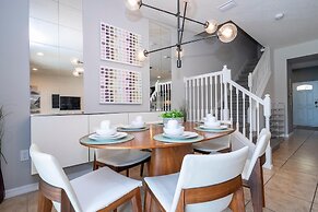 8822 GC - Fabulous 5BR Townhome: Pet Friendly