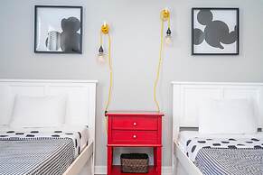 8822 GC - Fabulous 5BR Townhome: Pet Friendly