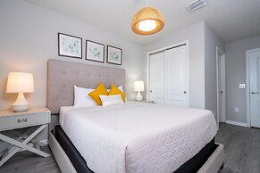 8822 GC - Fabulous 5BR Townhome: Pet Friendly