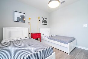 8822 GC - Fabulous 5BR Townhome: Pet Friendly