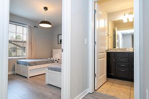 8822 GC - Fabulous 5BR Townhome: Pet Friendly