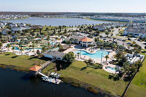 5021 WA - Stunning Townhome With Private Pool