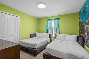 5021 WA - Stunning Townhome With Private Pool