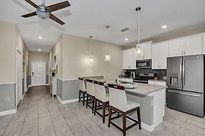 5021 WA - Stunning Townhome With Private Pool