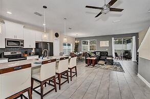 5021 WA - Stunning Townhome With Private Pool