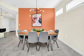 3131 PD - Luxury 3-bed Condo in Storey Lake Resort