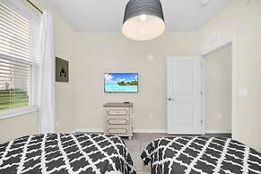 3131 PD - Luxury 3-bed Condo in Storey Lake Resort